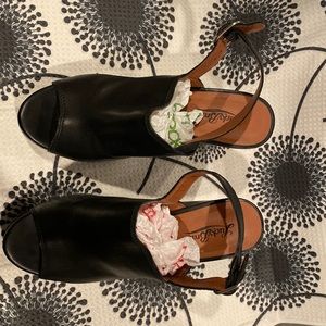 Lucky Brand Black Slingback Platform shoes